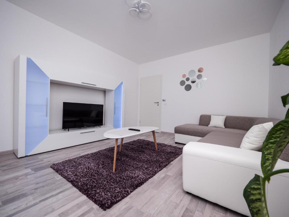 Avantgarden King Apart Braşov Exteriör bild